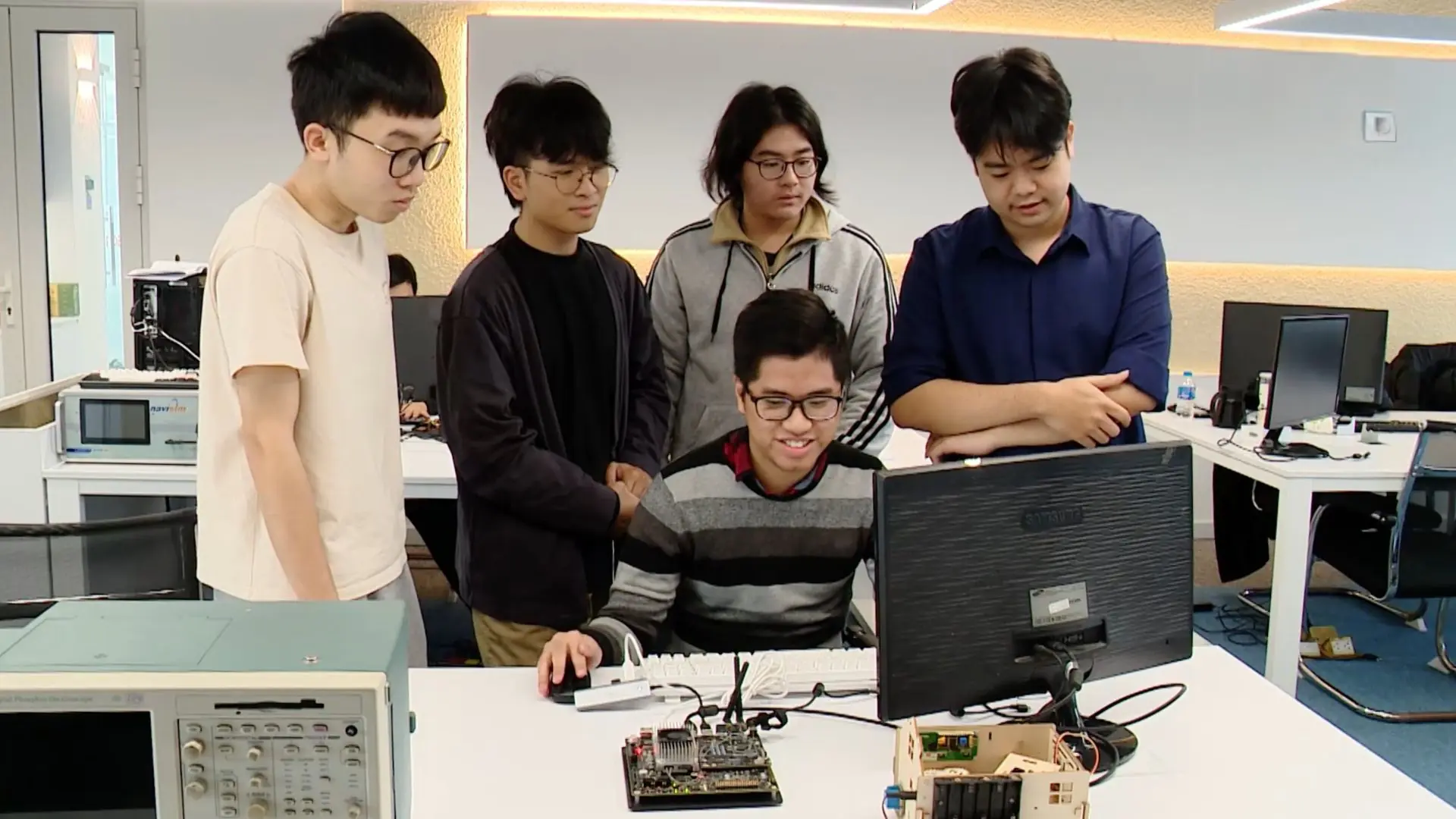 Thu hút nhân tài trong giáo dục đại học | Giáo dục và Đào tạo | 11/11/2025